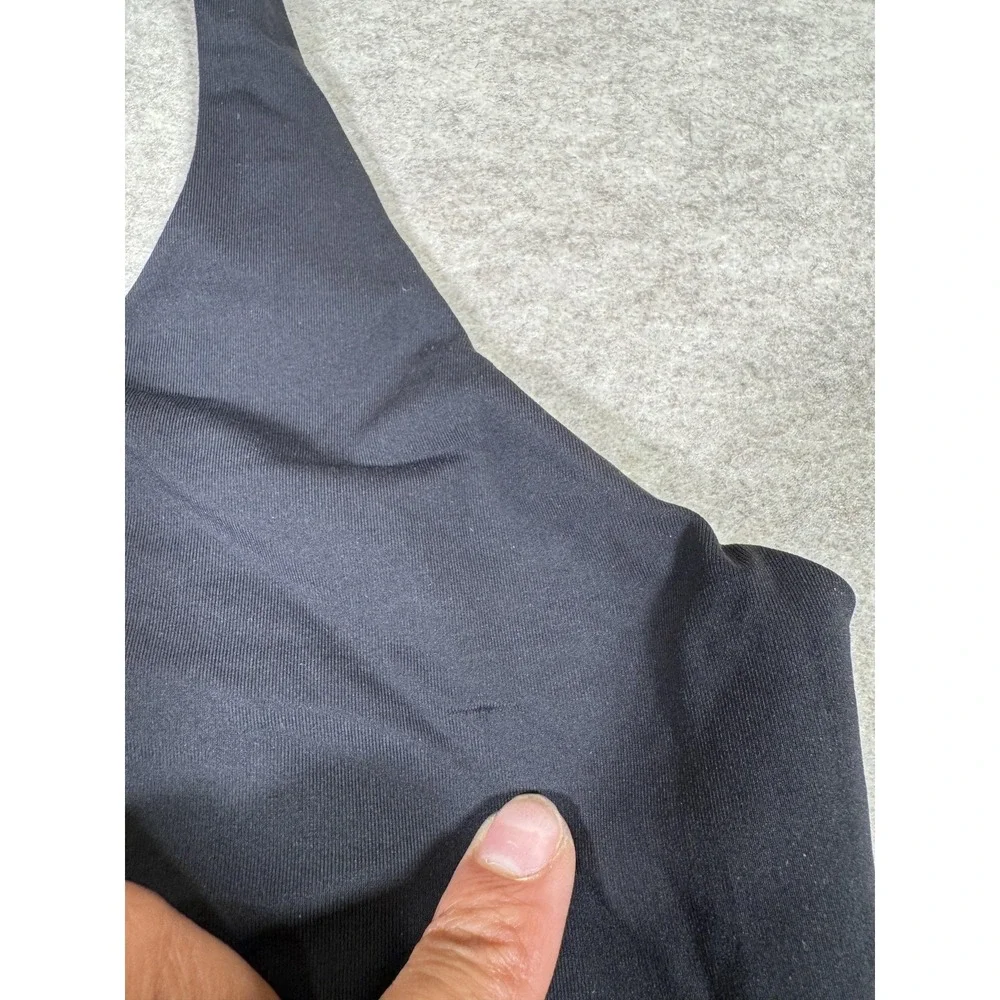 Lululemon Sports Bra Womens 12 Black Strappy Crossback Keyhole Yoga Gym Running